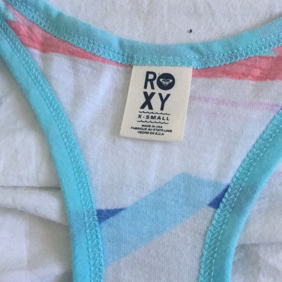 🌹2/$20🌹 Bundle of five tank tops/ womens shirts. Sizes xs to L. - Picture 3 of 13